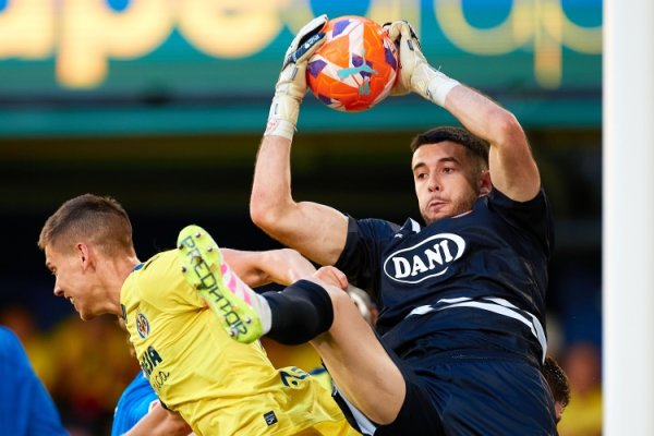 British media: Arsenal and Villa may miss Joan Garcia, the players are close to joining Barcelona