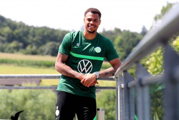 Reporter: Leeds United is close to visa-free Wolfsburg 26-year-old forward Enmecha