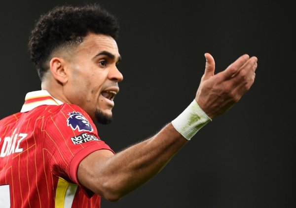 Swiss Sky: Liverpool made it clear that it would not sell Dias this summer and is negotiating a salary increase with players