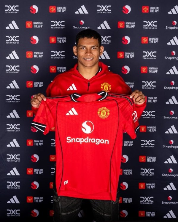 Official: Diego Leon will wear the No. 30 robe at Manchester United