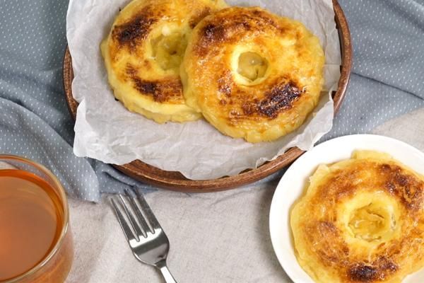 What should I do if I buy very sour pears? Grill a delicious pear puff pastry cheese pie with fresh pears!