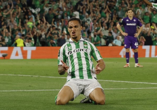 Reporter: Betis has not reached an agreement with Manchester United for Anthony s transfer, but is still working hard