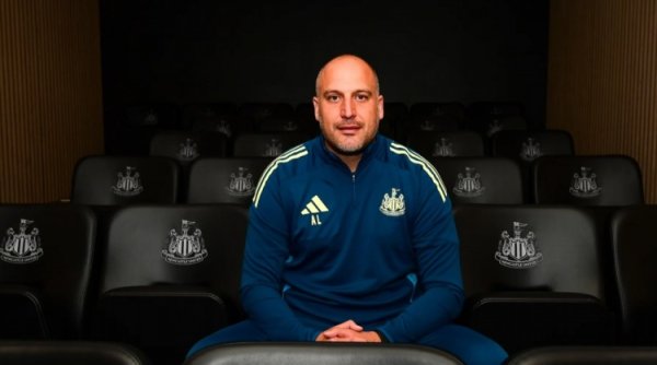 Official: Former Manchester United U18 coach Adam Lawrence takes over as Newcastle U21 coach