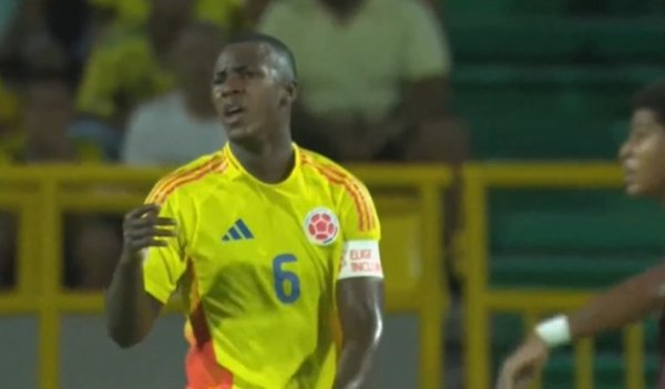 Reporter: Manchester United finalizes 17-year-old Colombia midfielder Orozco to join the franchise after turning 18 next year