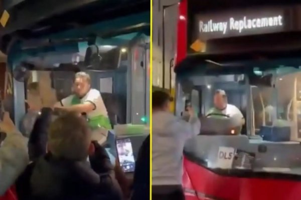 British media: Bus driver was sacked after Chelsea fans attacked him for wearing Liverpool jersey at work