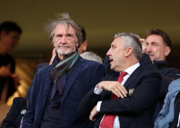 Reporter: Manchester United issued its first fan survey to ask fans for their opinions on the new stadium