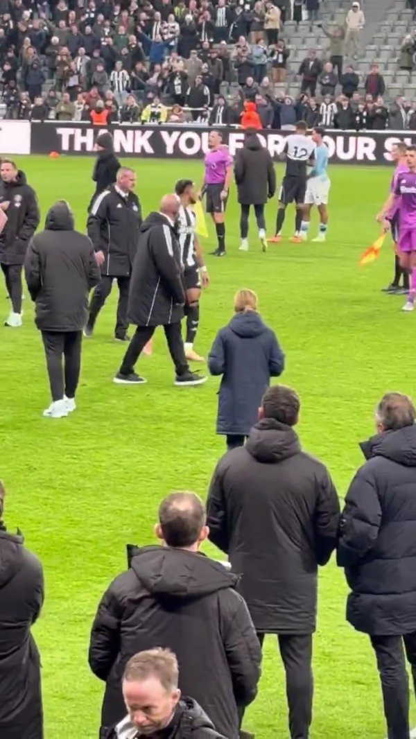 📽️After Newcastle 2-1 Manchester City: Joelinton left the field and Guardiola Guimarães had a heated conversation